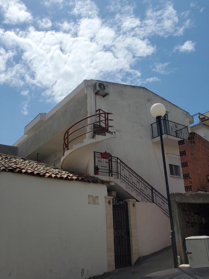 Apartmani Liki Улцинь Екстер'єр фото